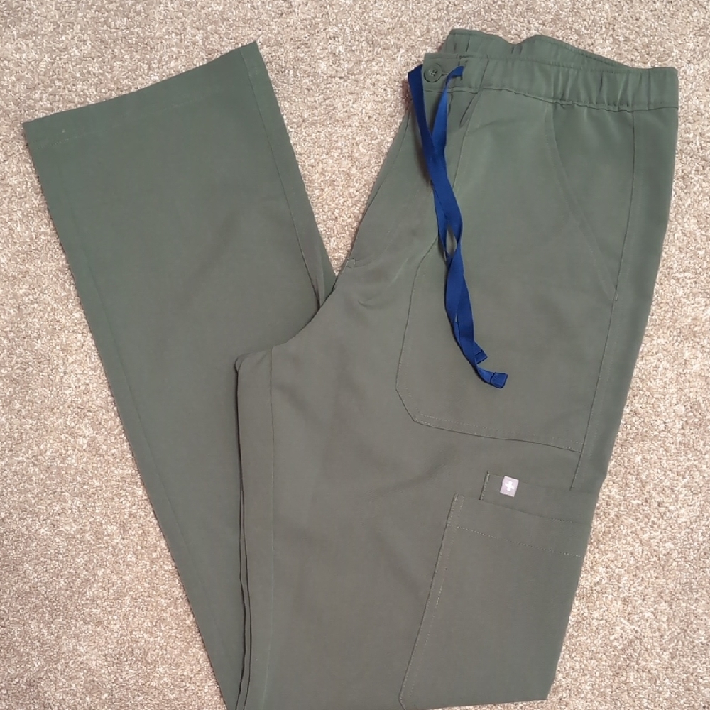 Figs Cairo Cargo Scrub Pants